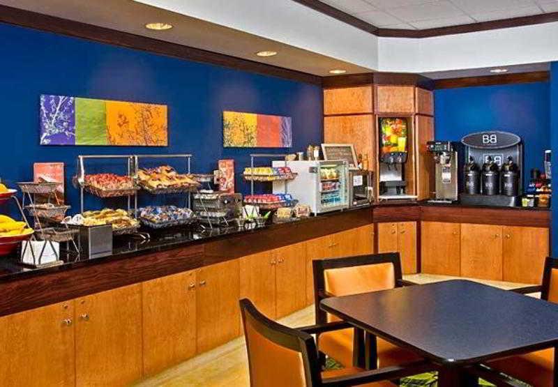 Fairfield Inn & Suites Лейк Сити Ресторан фото